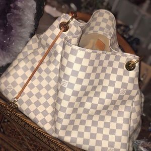 Louis  Vuitton Artsy MM